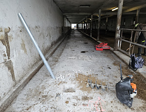 Oprava stáje pro skot